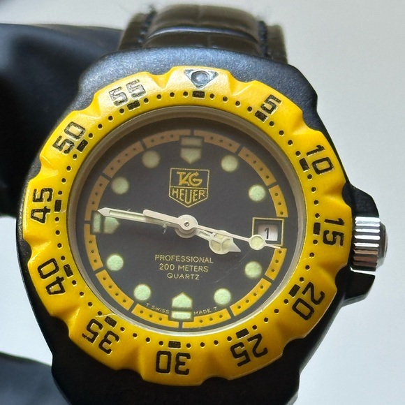 TAG Heuer Formula 1 Professional 380.508 Ladies' 28mm Vintage Sport Watch - Picture 4 of 14